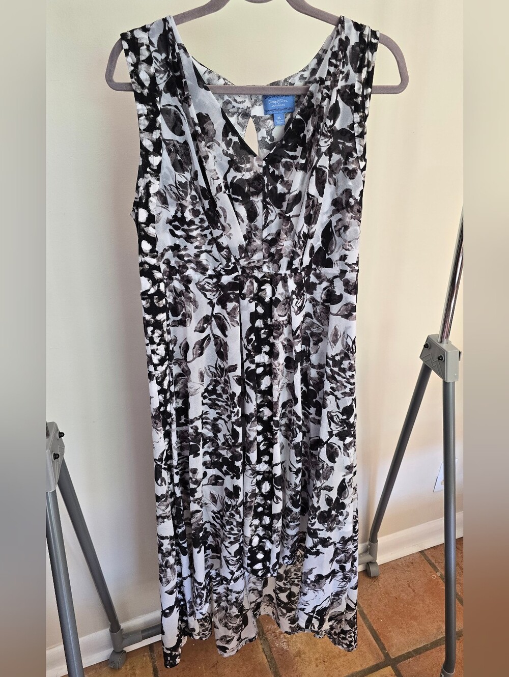 Simply Vera Vera Wang Black & White Floral Maxi Dress with V-Neck